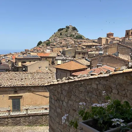 Vico Degli Orti 3*