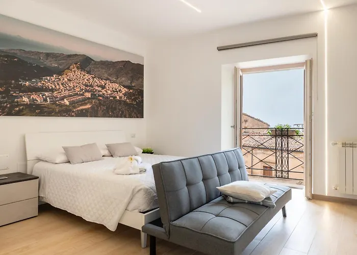 Vico Degli Orti 3*