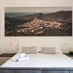 Vico Degli Orti 3*